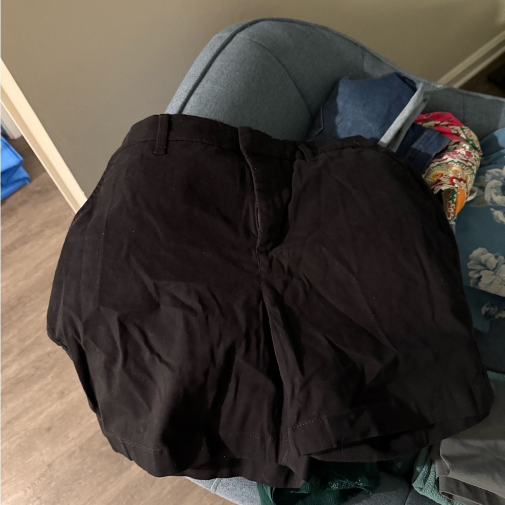 Gloria Vanderbilt Black Chino Shorts